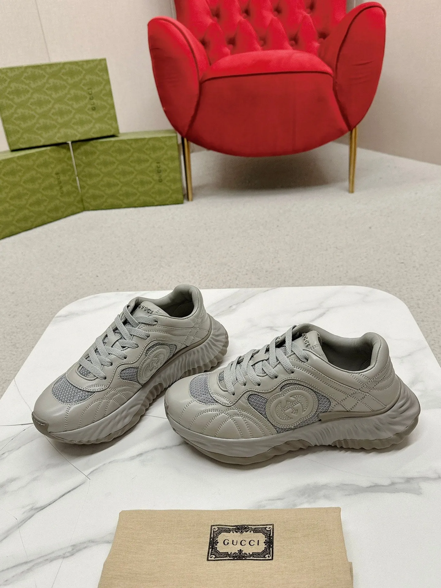 GG RIPPLE TRAINER LIGHT GRAY LAMBSKIN