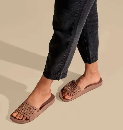 Kāmola - Women’s Woven Slide Sandals