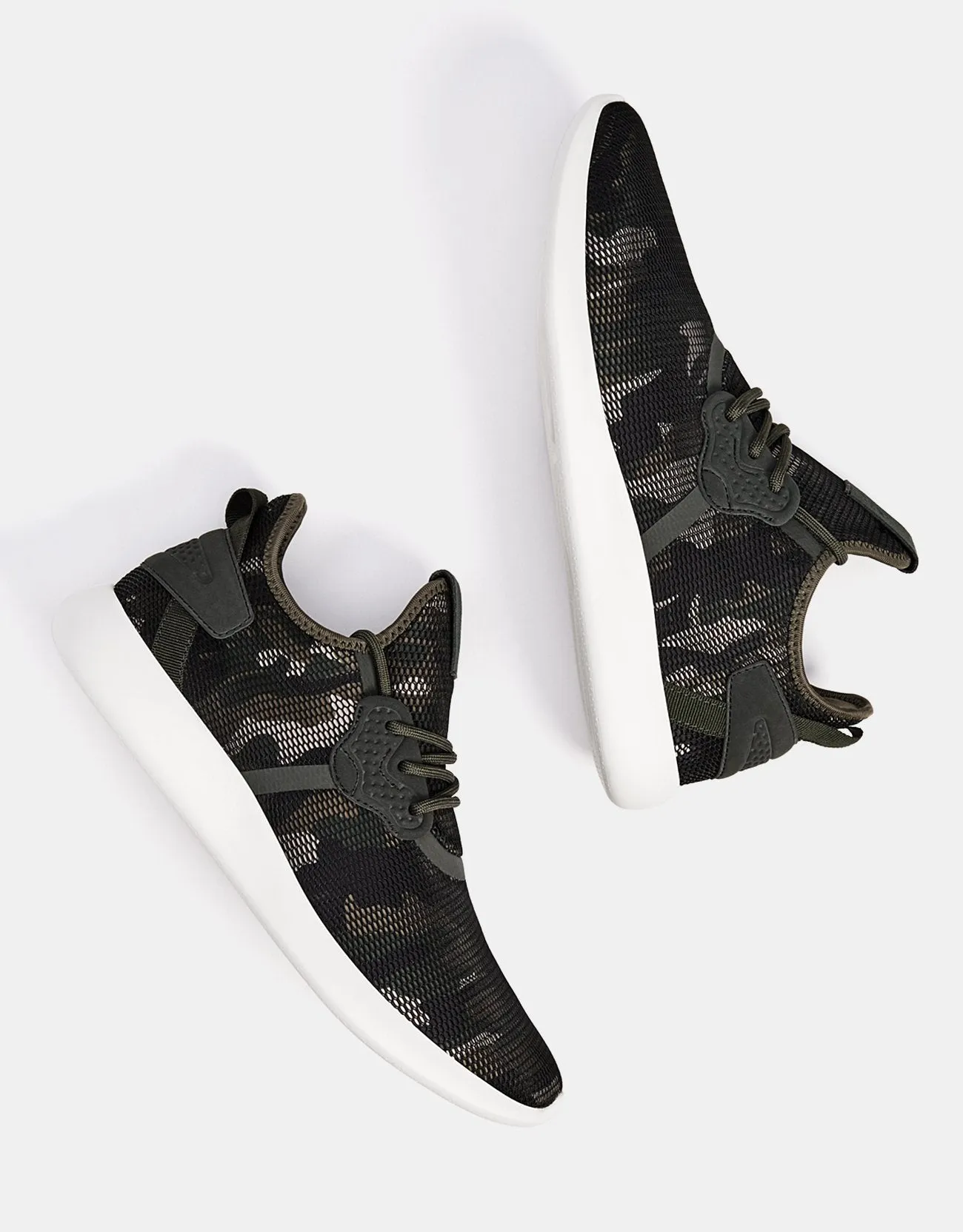 Men’s camouflage mesh sneakers