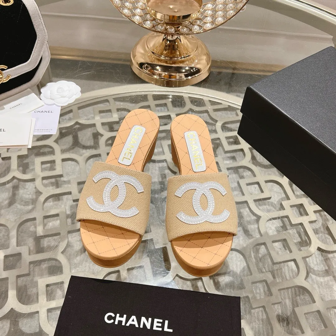 SE1365 CC Slide Sandals / Size4-10